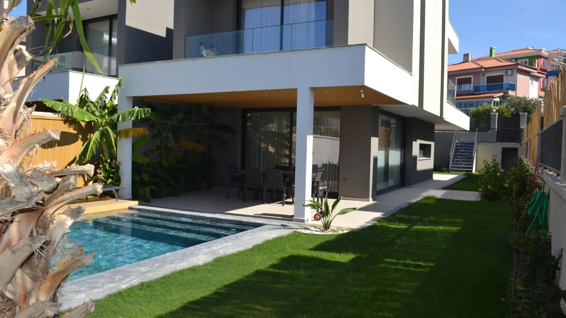 Cesme Merkez 4 Oda Odalarbanyolu Villa